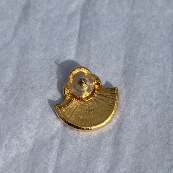 Vintage Cream Enamel and Gold Pierced Earrings - Picture 7 of 12